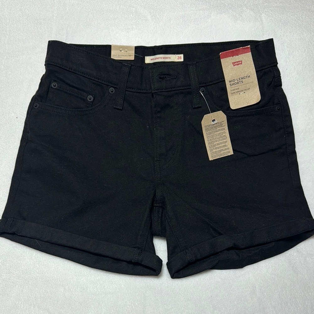 NWT Levi's Women's Black Mid-Length Shorts Size 28